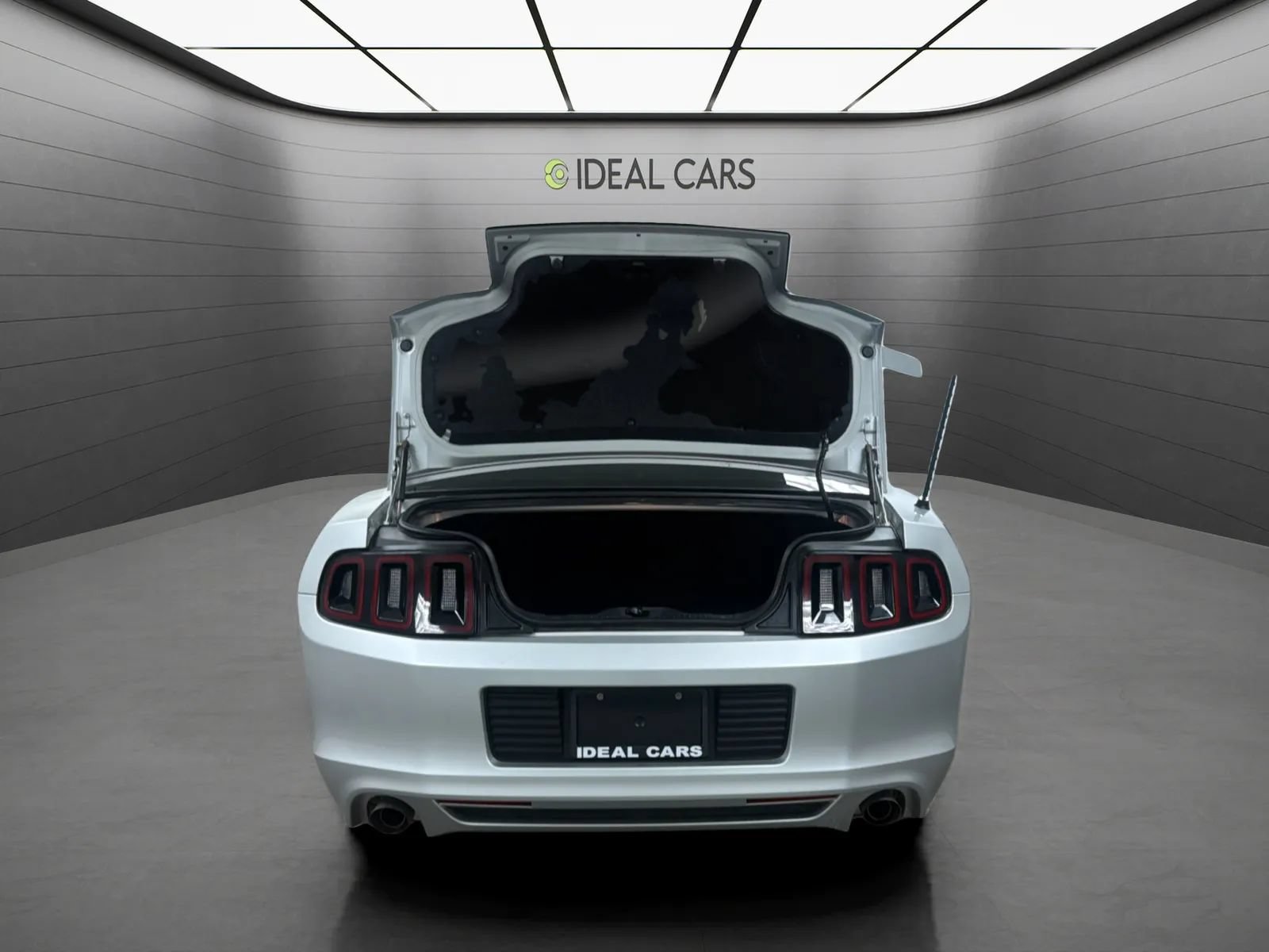 Used 2013 Ford Mustang Coupe RWD image 9