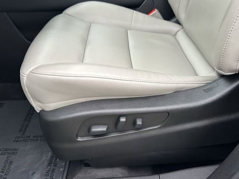 Used 2023 Cadillac XT4 Premium Luxury w/ Cold Weather Package FWD image 28