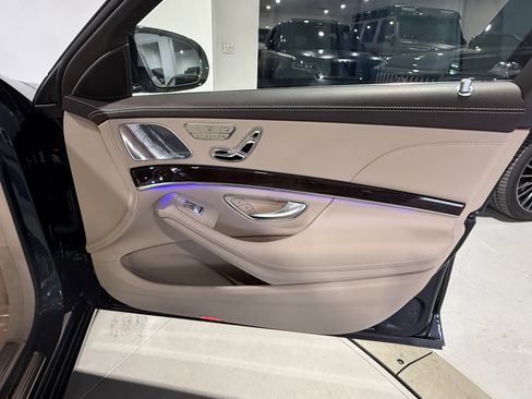 Used 2018 Mercedes-Benz S 560 4MATIC Sedan image 48