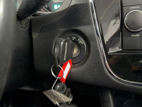 Used 2013 Chrysler 200 Touring FWD image 20
