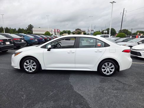 Used 2024 Toyota Corolla LE FWD image 4