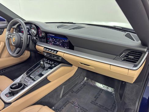 Used 2022 Porsche 911 Targa 4S w/ Premium Package AWD/4WD image 13