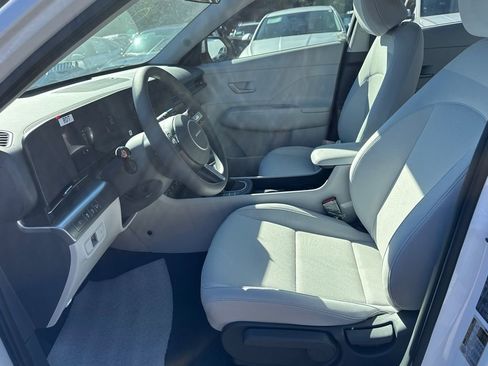 New 2026 Hyundai Kona SE image 9