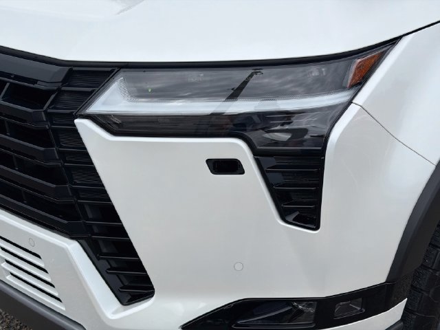 Used 2025 Lexus GX 550 AWD/4WD image 9