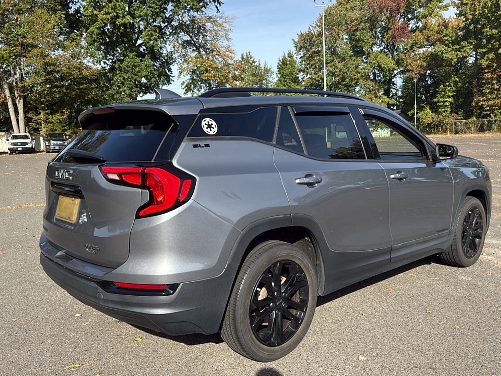 Used 2019 GMC Terrain SLE w/ Driver Convenience Package FWD image 2