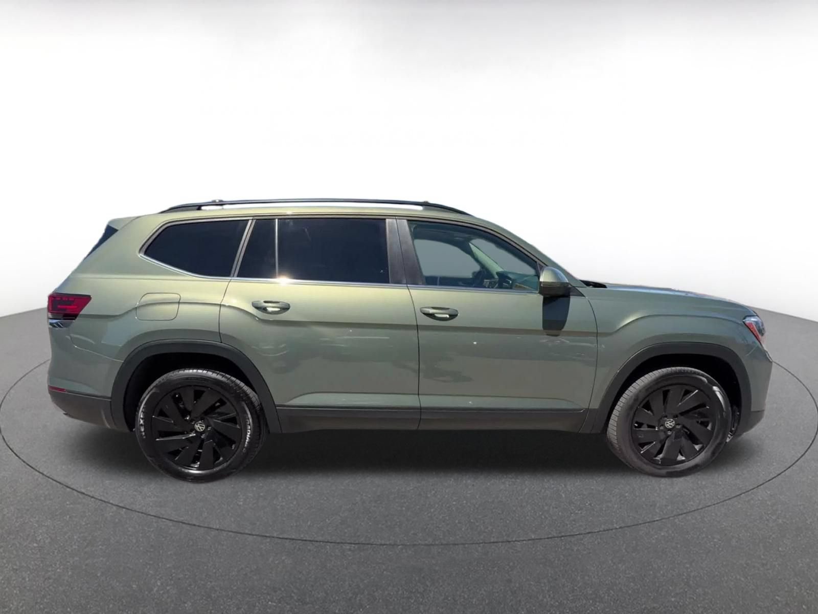 Used 2026 Volkswagen Atlas SE FWD image 15