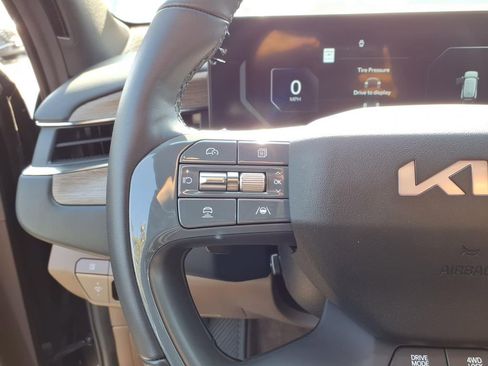 Certified 2024 Kia EV9 Land AWD/4WD image 17