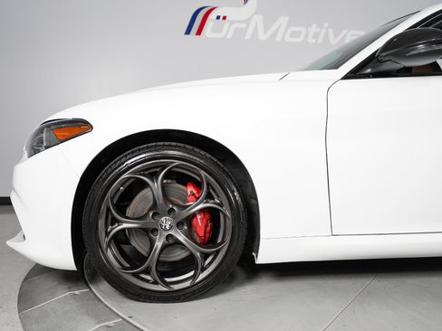 Used 2020 Alfa Romeo Giulia AWD w/ Quick Order Package 22J Sport image 5