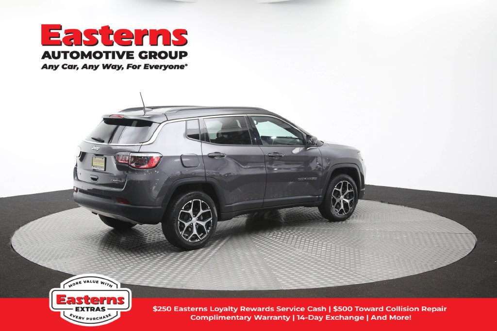 Used 2024 Jeep Compass Limited AWD/4WD image 43