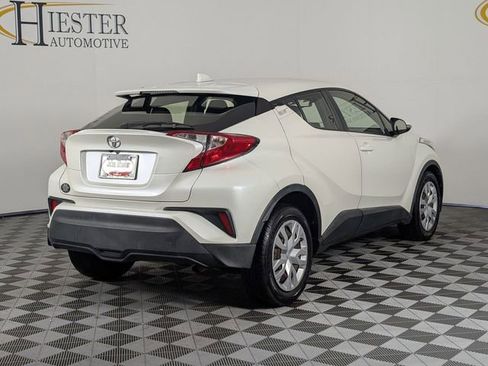 Used 2019 Toyota C-HR LE FWD image 7
