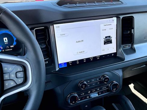 Used 2025 Ford Bronco Badlands AWD/4WD image 8