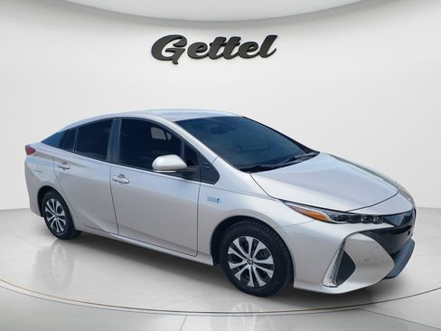 Used 2021 Toyota Prius Prime FWD image 3