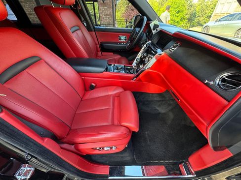 Used 2021 Rolls-Royce Cullinan image 36