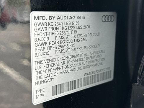 Used 2025 Audi Q3 2.0T Premium w/ Black Optic Sport Package AWD/4WD image 27
