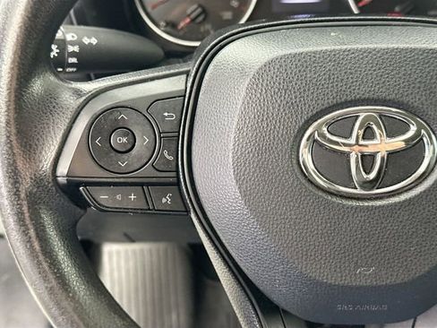 Used 2020 Toyota RAV4 LE AWD/4WD image 19
