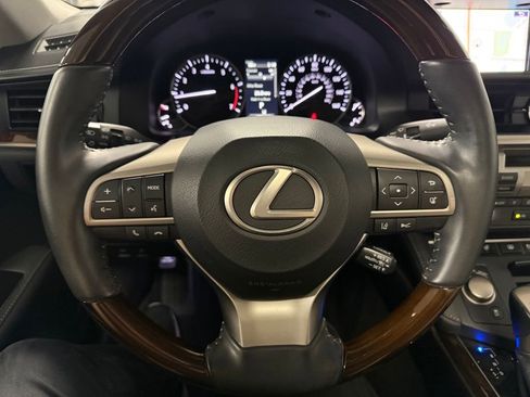 Used 2017 Lexus ES 350 w/ Luxury Package FWD image 11