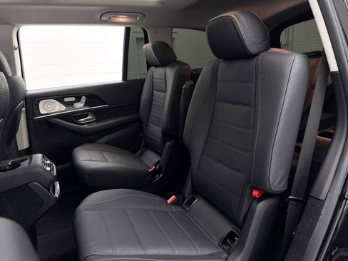 Used 2024 Mercedes-Benz GLS 450 4MATIC image 47