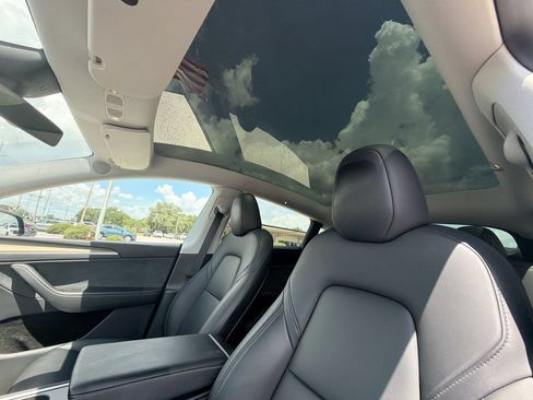Used 2024 Tesla Model Y Long Range AWD/4WD image 24