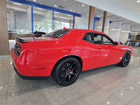 Used 2016 Dodge Challenger SRT Hellcat image 12