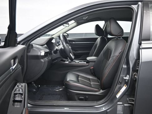 Used 2024 Nissan Altima 2.5 SR FWD image 24