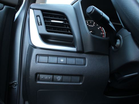 Used 2023 Nissan Rogue SV AWD/4WD image 27