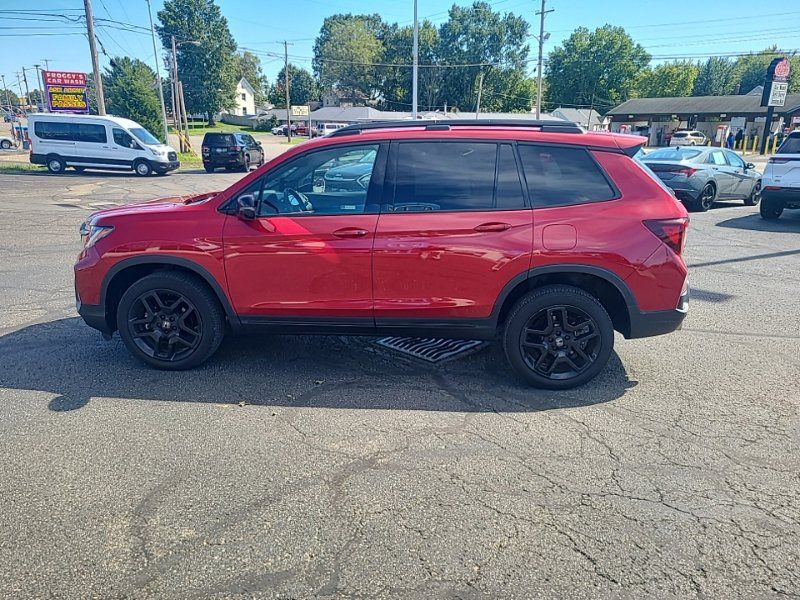 Used 2024 Honda Passport Black Edition image 3