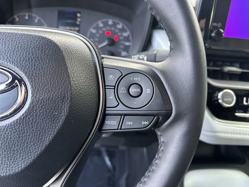 Used 2025 Toyota Corolla SE image 20