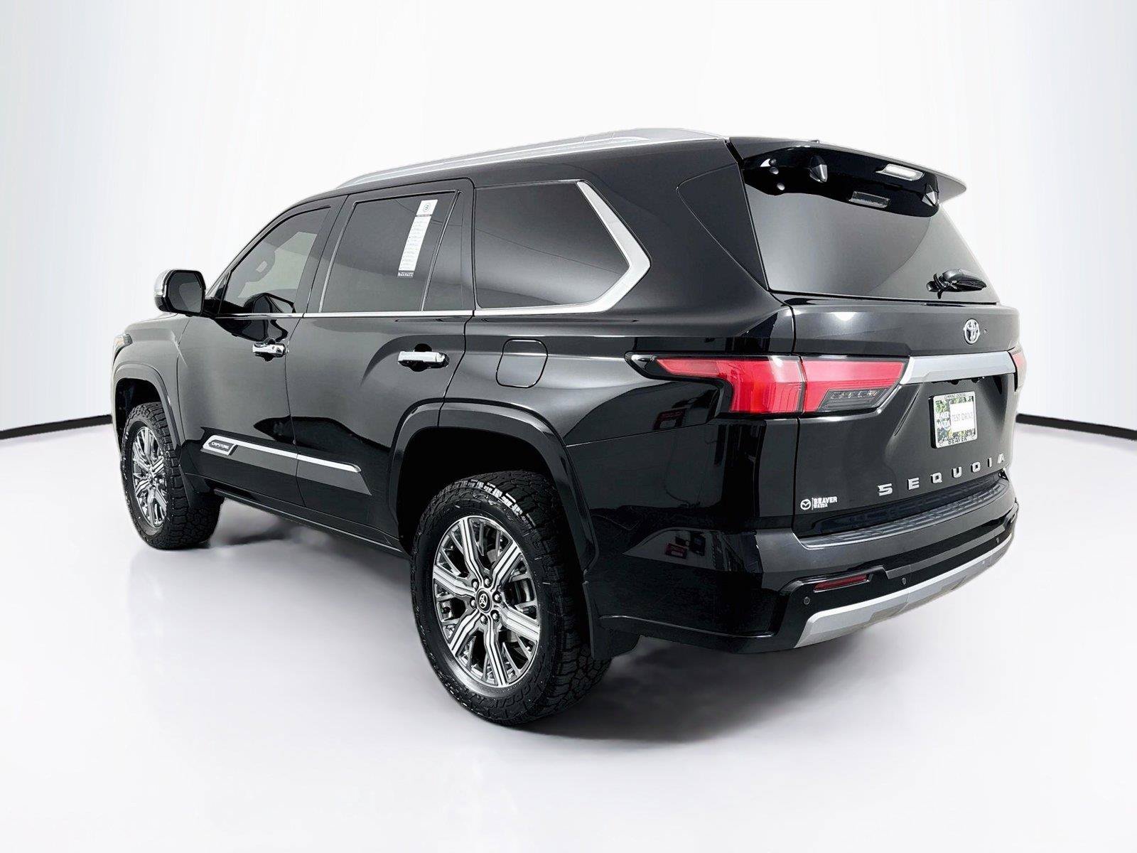 Used 2025 Toyota Sequoia Capstone AWD/4WD image 13
