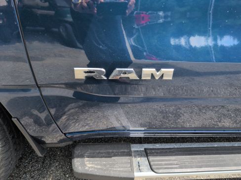 Used 2022 RAM 1500 Big Horn AWD/4WD image 4