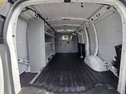 Used 2017 Chevrolet Express 2500 image 11