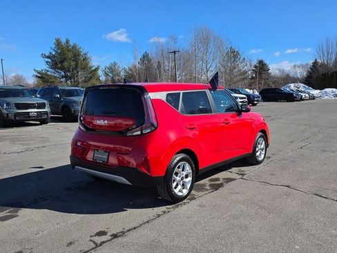 Certified 2025 Kia Soul LX w/ LX Technology Package image 8