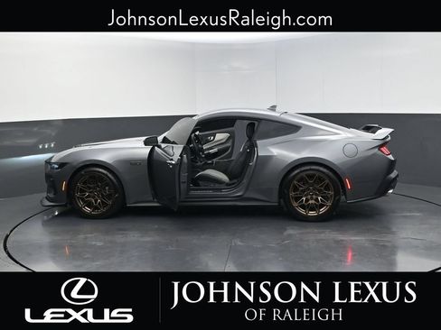 Used 2025 Ford Mustang GT Premium w/ GT Performance Package RWD image 34