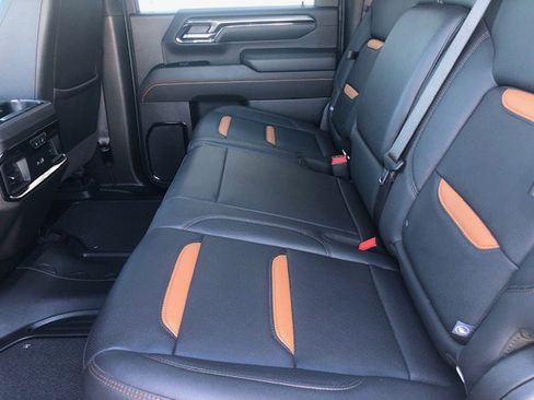 Used 2025 GMC Sierra 2500 AT4 w/ AT4 Premium Plus Package image 22