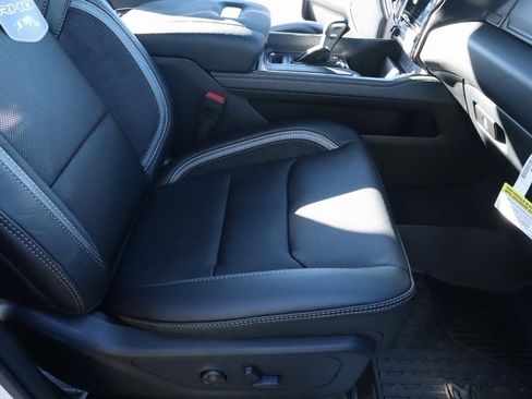 New 2026 RAM 1500 RHO w/ Bed Utility Group image 15