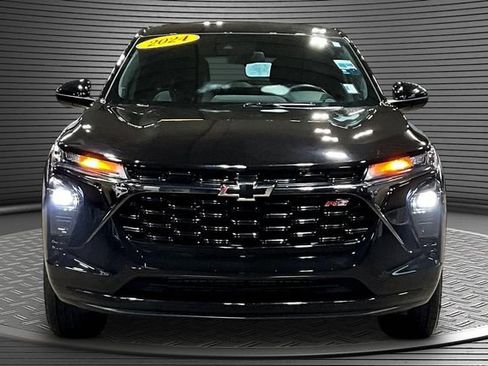 Certified 2024 Chevrolet Trax RS w/ Driver Confidence Package FWD image 2
