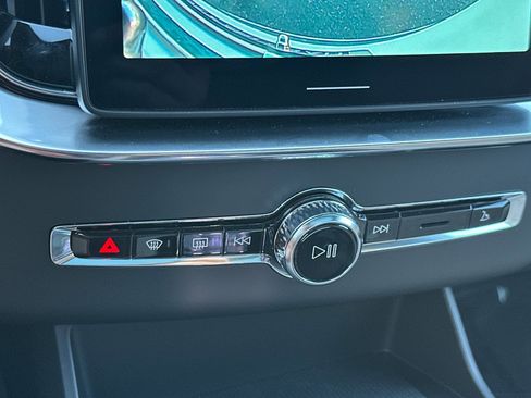 New 2026 Volvo XC90 B6 Core image 18