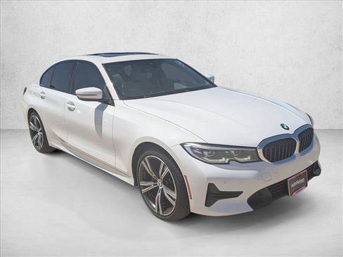 Used 2022 BMW 330i Sedan w/ Convenience Package RWD image 3