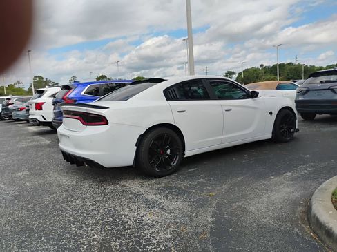 Used 2018 Dodge Charger R/T w/ Blacktop Package RWD image 6