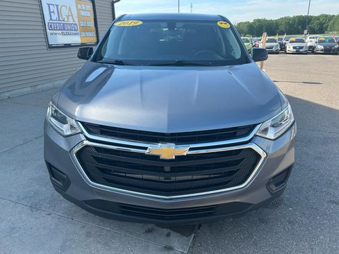 Used 2019 Chevrolet Traverse LS FWD image 2