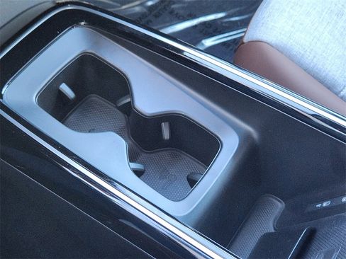 New 2026 Volkswagen ID.4 Pro image 18