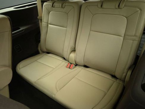 Certified 2023 Lincoln Aviator Reserve w/ Equipment Group 201A image 22