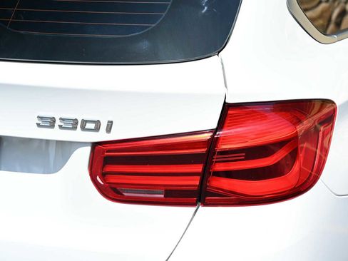 Used 2019 BMW 330i xDrive Wagon w/ Premium Package AWD/4WD image 7