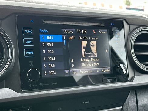 Used 2018 Toyota Tacoma TRD Off-Road image 18