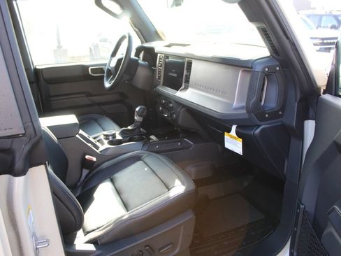New 2026 Ford Bronco Outer Banks AWD/4WD image 12