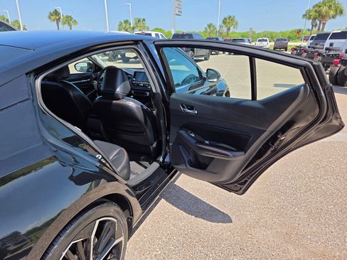 Used 2024 Nissan Altima 2.5 SR FWD image 17