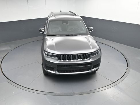 Used 2024 Jeep Grand Cherokee L Limited image 40
