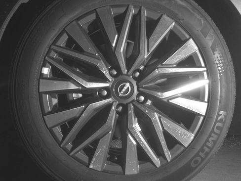 Used 2025 Nissan Altima 2.5 SV image 12