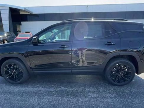 Used 2022 GMC Terrain SLE w/ Driver Convenience Package image 5