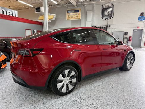 Used 2022 Tesla Model Y Long Range AWD/4WD image 5
