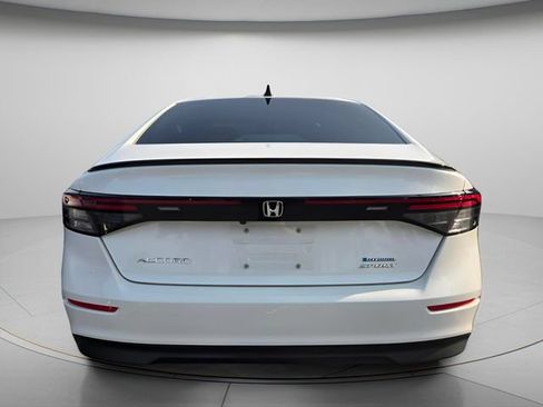 Used 2024 Honda Accord Sport image 6